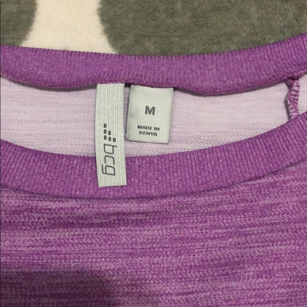 Workout top - Picture 2 of 2